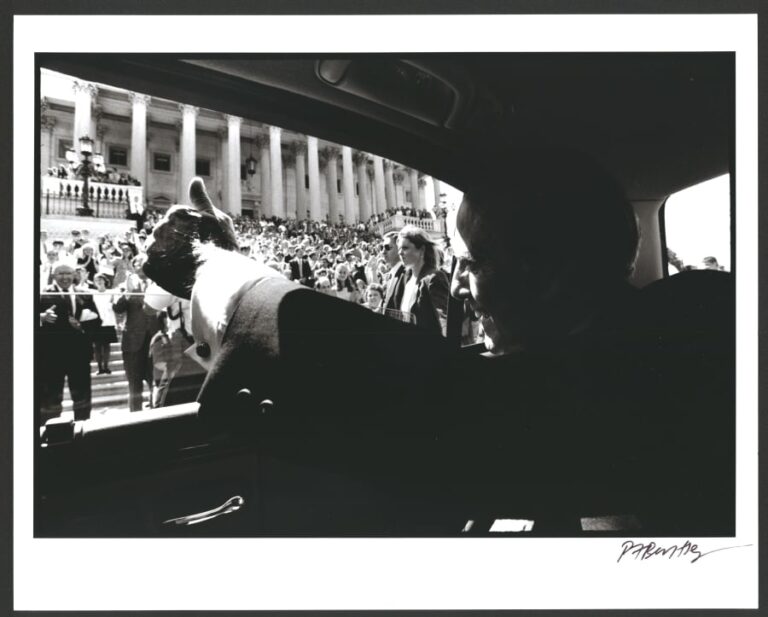 resignation_pf bentley_dole thumbs up leaving capitol
